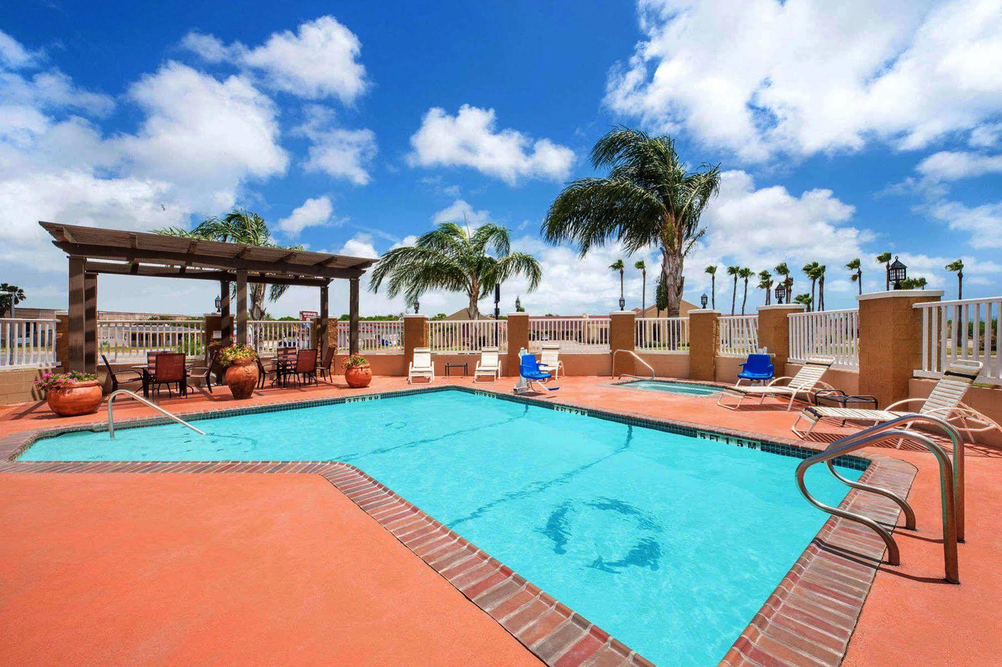 Microtel Inn & Suites By Wyndham Corpus Christi/Aransas Pass Buitenkant foto